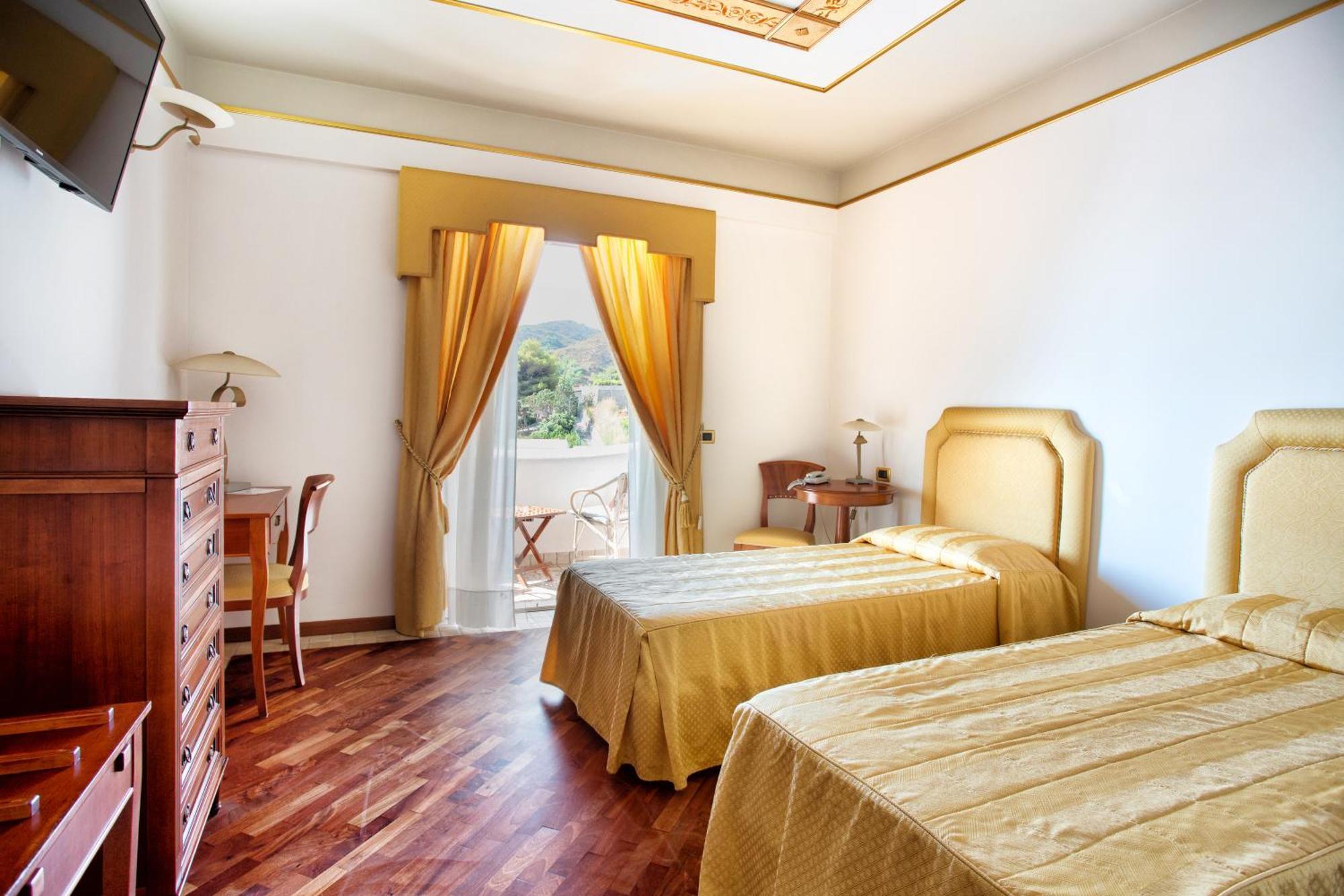 Hotel Tritone Lipari Eksteriør billede