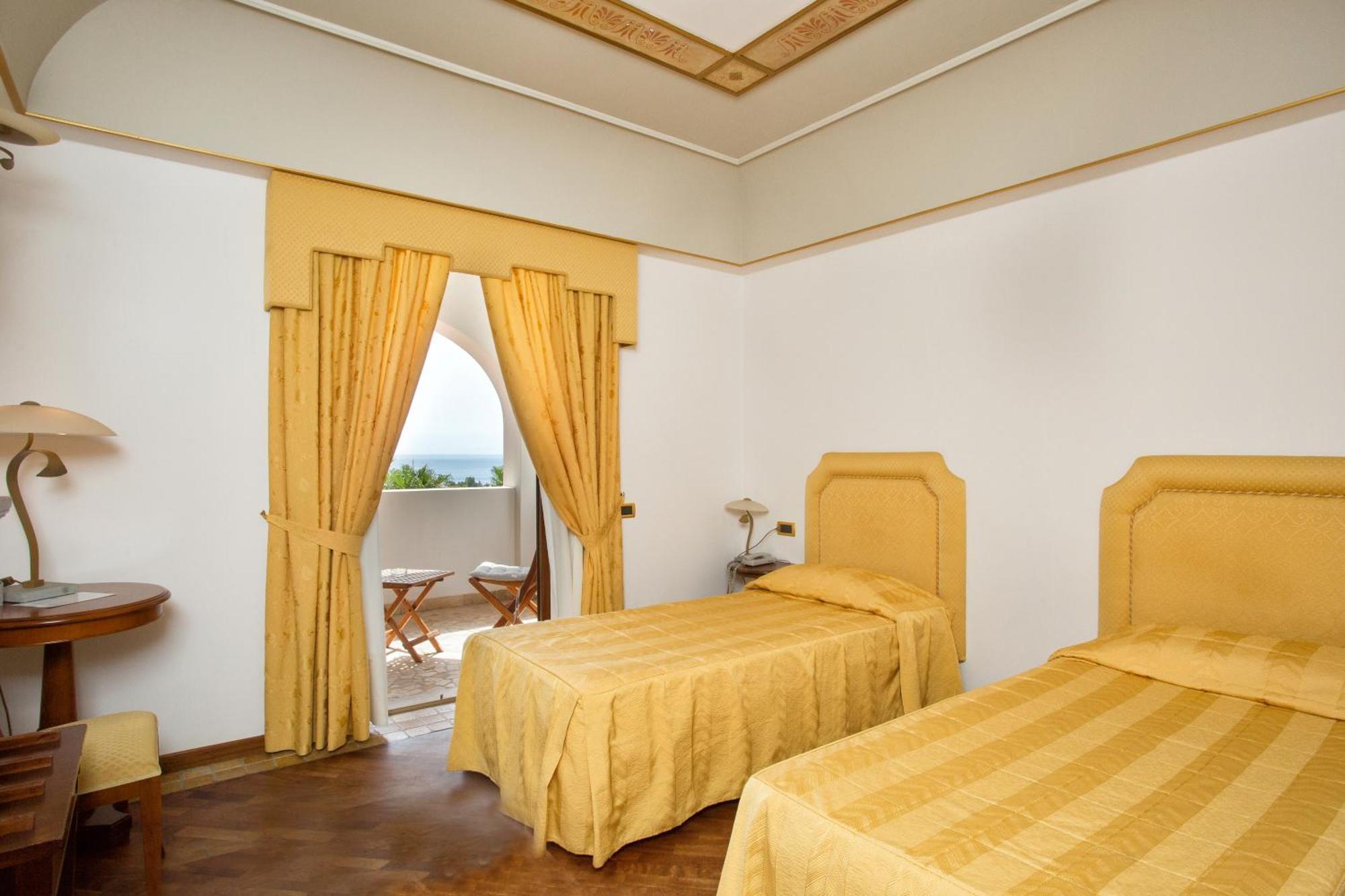 Hotel Tritone Lipari Eksteriør billede