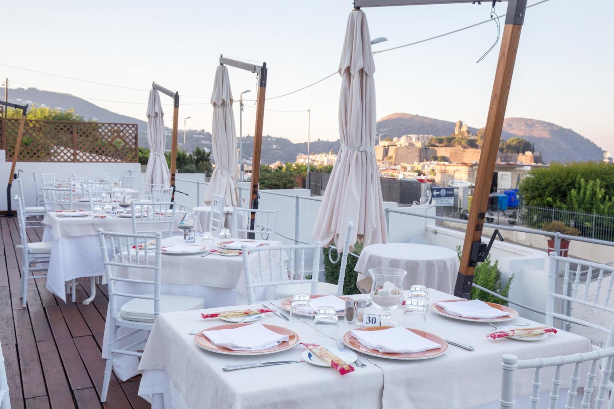 Hotel Tritone Lipari Eksteriør billede